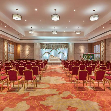Royal Orchid Central Grazia, Нави Мумбаи Экстерьер фото
