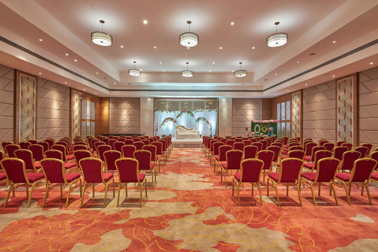 Royal Orchid Central Grazia, Нави Мумбаи Экстерьер фото