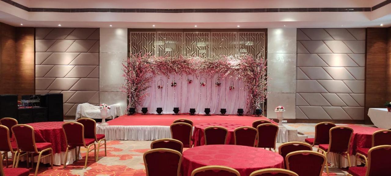 Royal Orchid Central Grazia, Нави Мумбаи Экстерьер фото